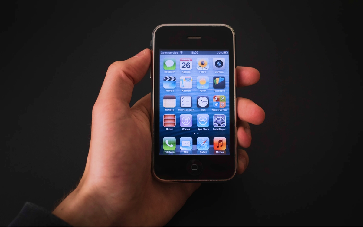 Launch early: A lesson from the original iPhone